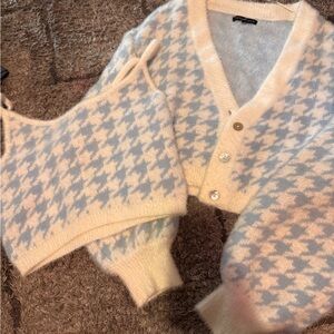 Kendall & Kylie Cream and Blue Houndstooth Cardigan Set